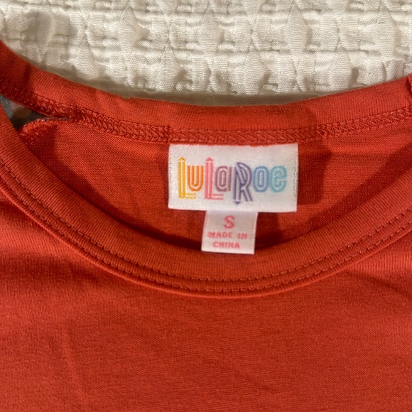 LuLaRoe Women’s Randy Tee/Size: S/Color: Light Blue-White Polkadots-Salmon (NWT) - Picture 3 of 10